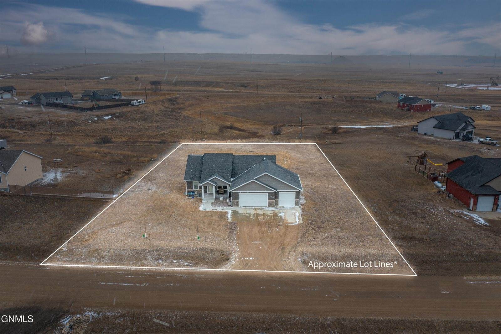 13679 Hawthorn Loop, Williston, ND 58801