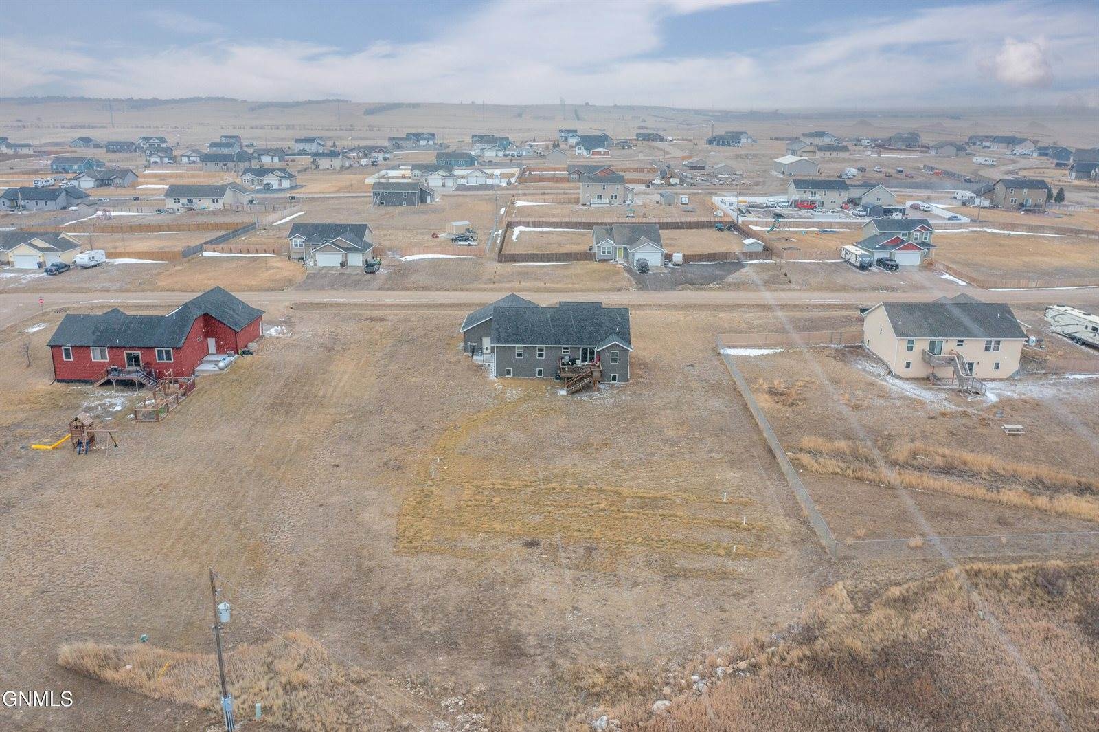 13679 Hawthorn Loop, Williston, ND 58801