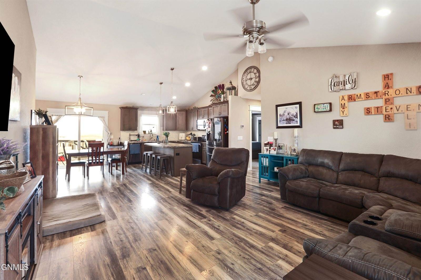 13679 Hawthorn Loop, Williston, ND 58801