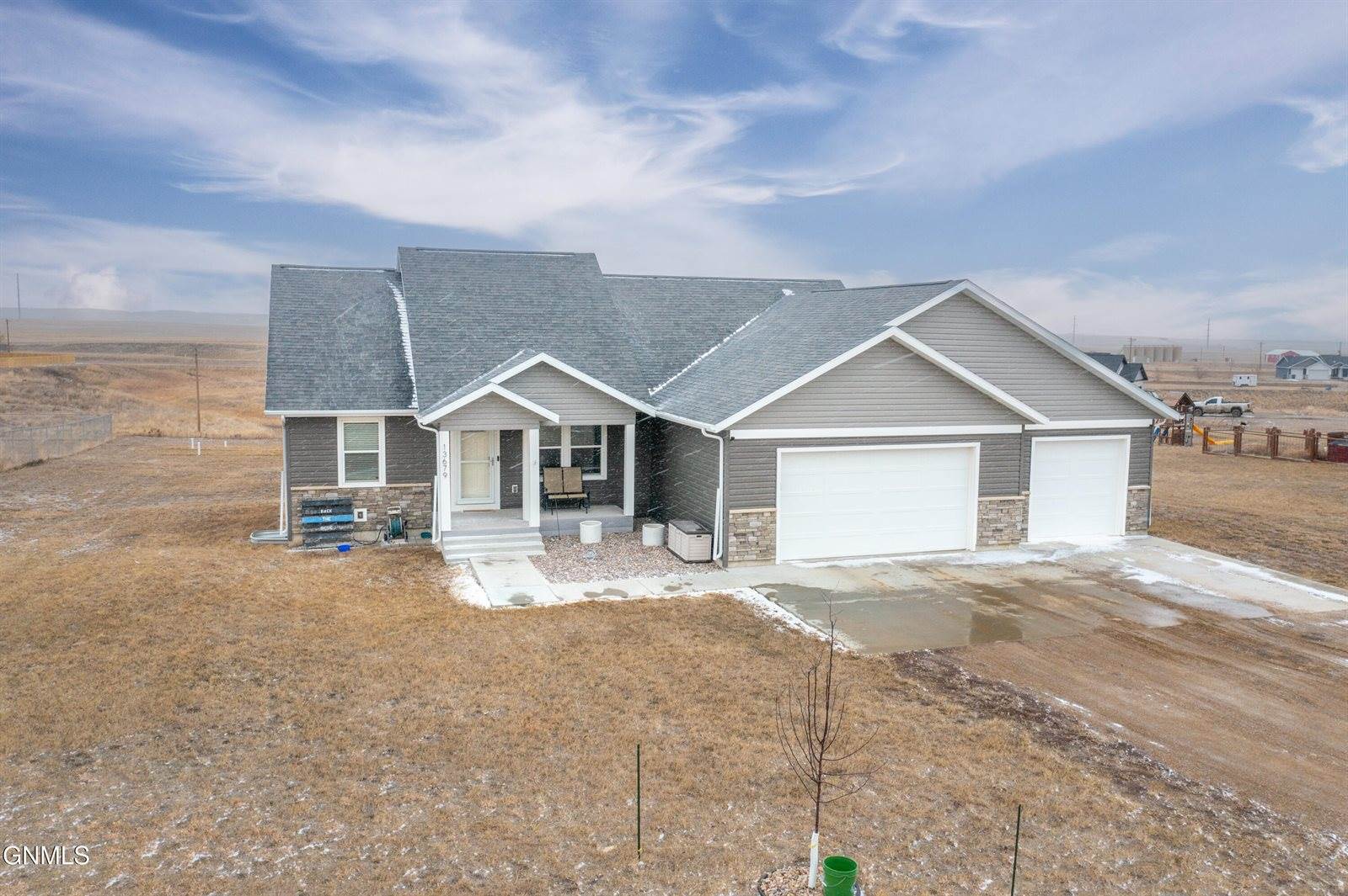 13679 Hawthorn Loop, Williston, ND 58801