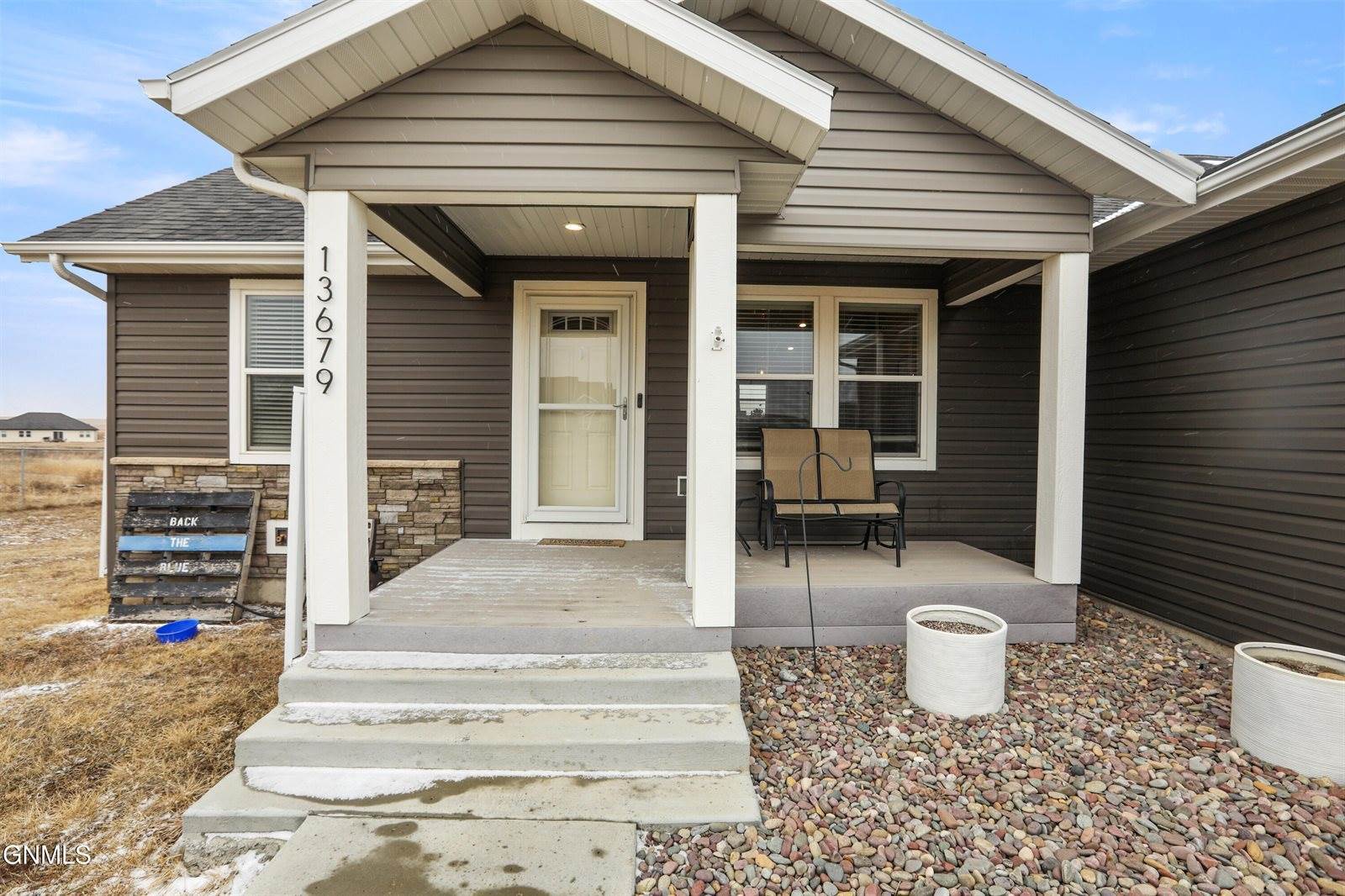 13679 Hawthorn Loop, Williston, ND 58801