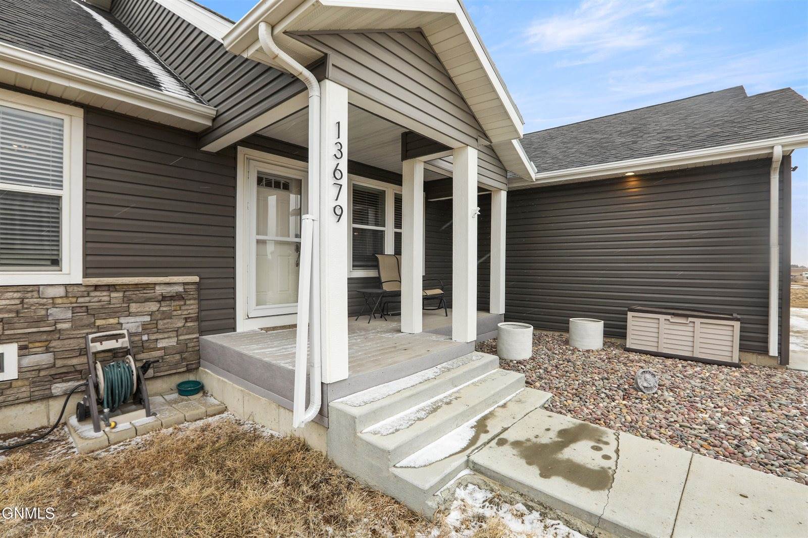 13679 Hawthorn Loop, Williston, ND 58801