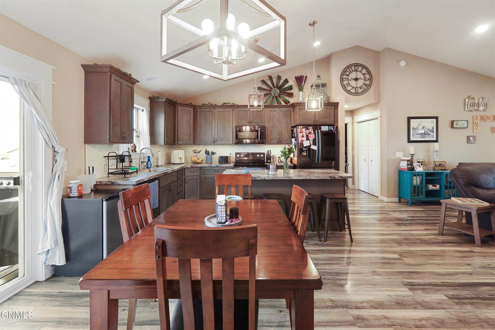 13679 Hawthorn Loop, Williston, ND 58801