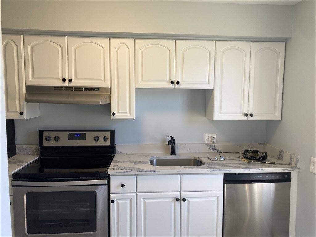 62 E Water St, #62, North Andover, MA 01845