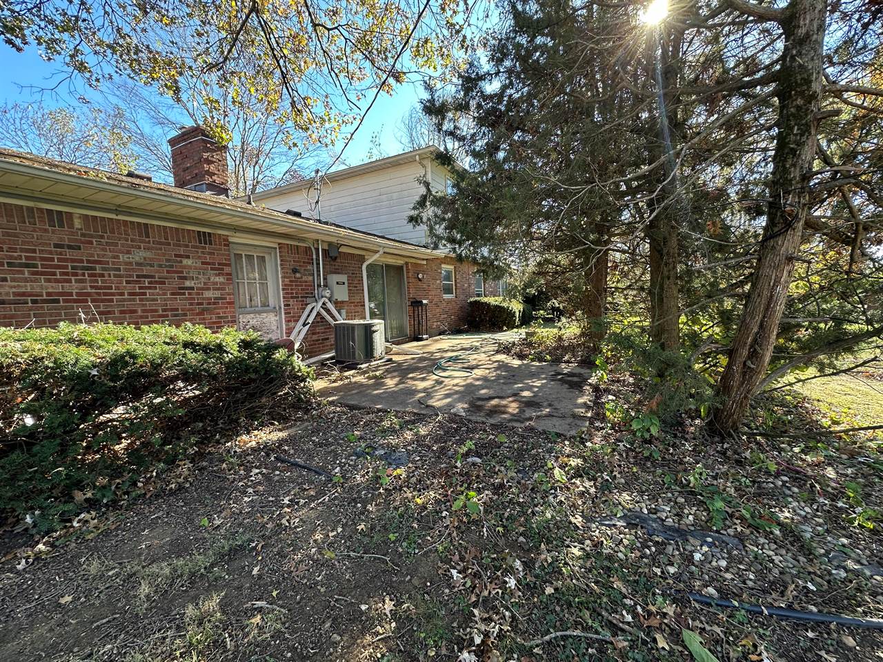 1897 E Crystal Creek, Terre Haute, IN 47802