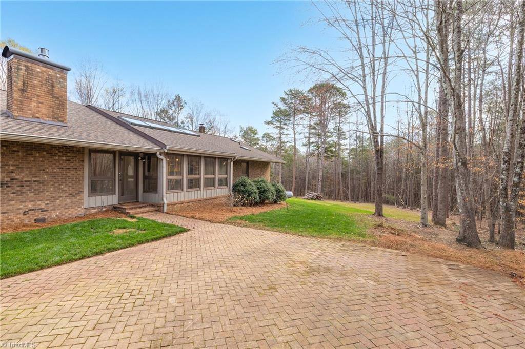 9069 Lasater Road, Clemmons, NC 27012