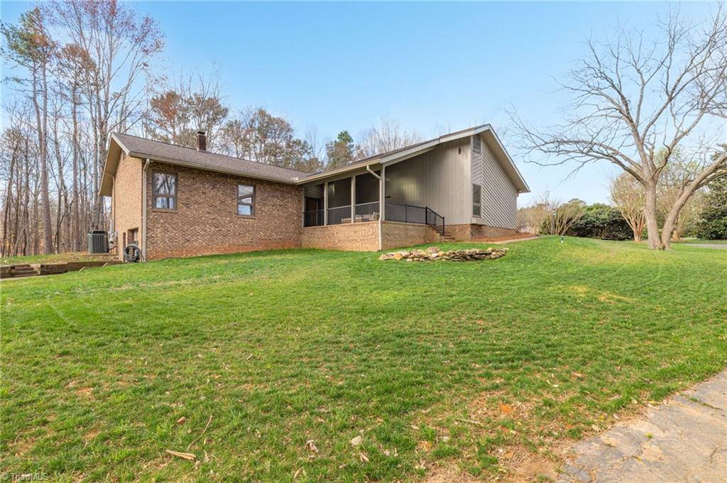 9069 Lasater Road, Clemmons, NC 27012