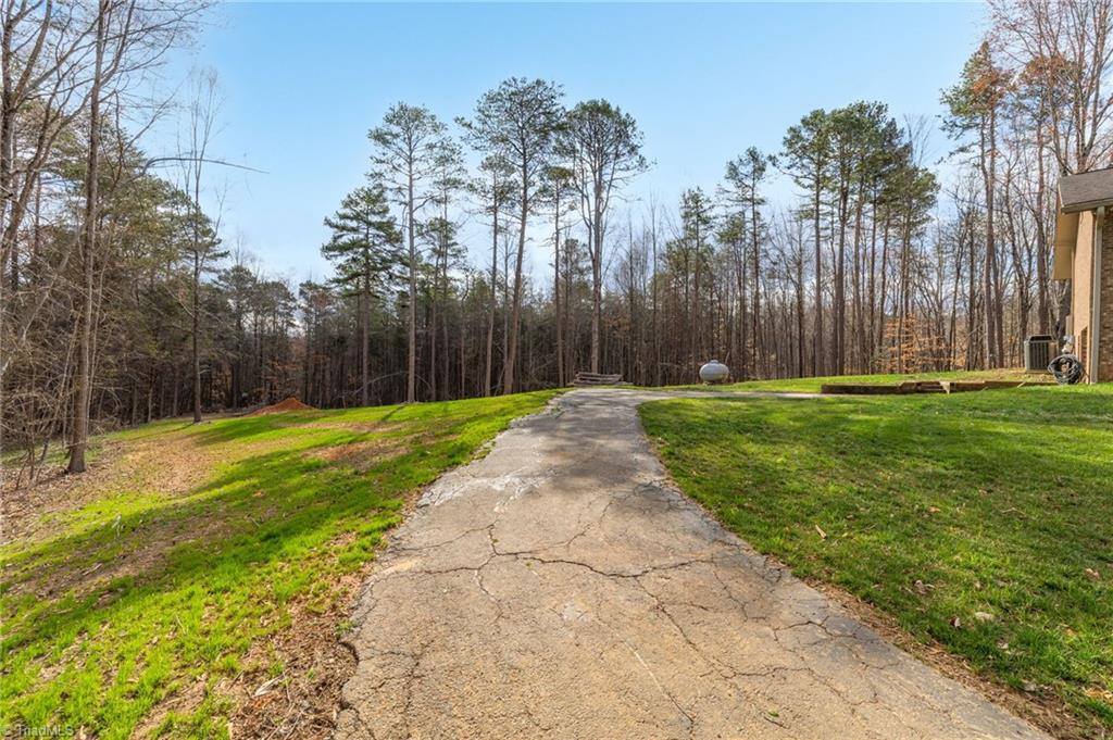 9069 Lasater Road, Clemmons, NC 27012