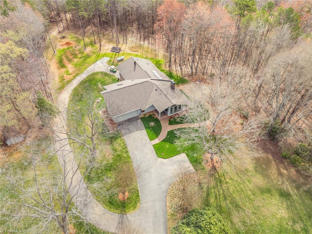 9069 Lasater Road, Clemmons, NC 27012