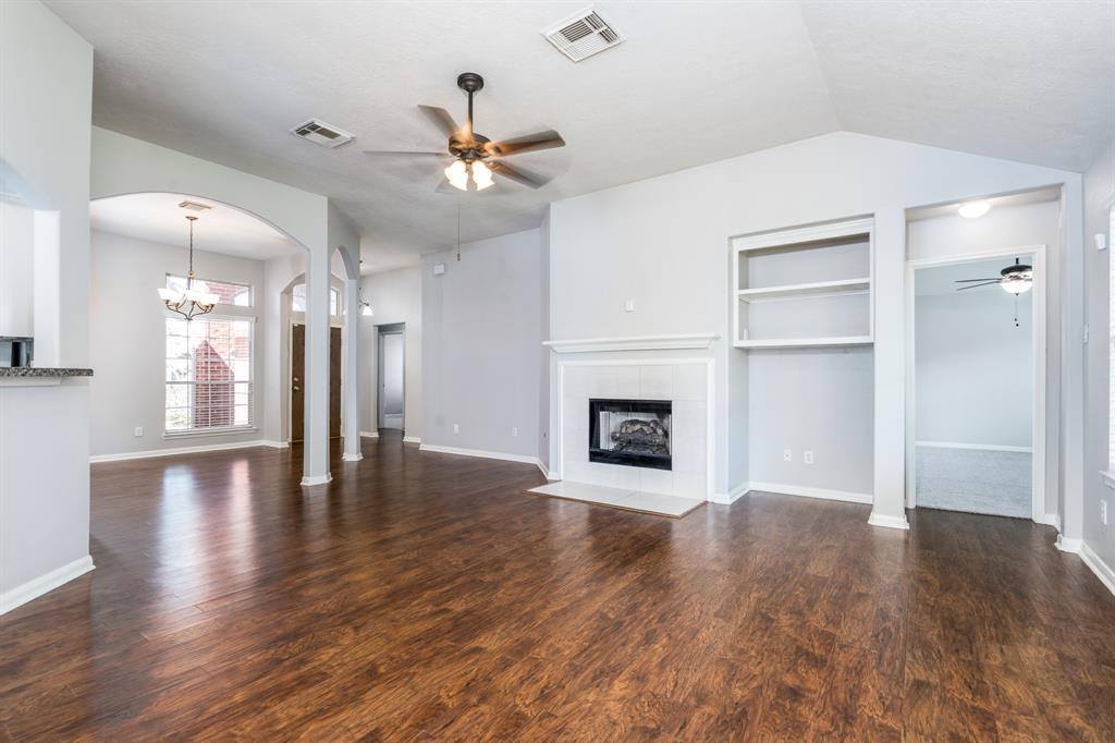8946 Green Castle Way, Houston, TX 77095
