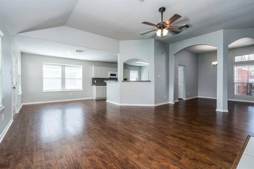 8946 Green Castle Way, Houston, TX 77095