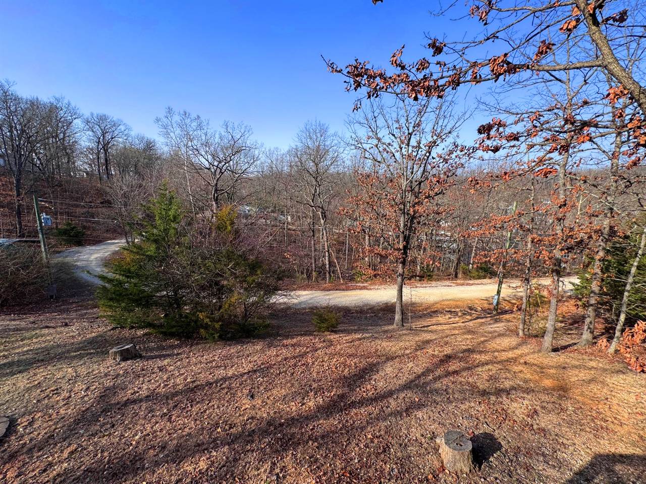 1401 Chimney Pt, Sunrise Beach, MO 65079