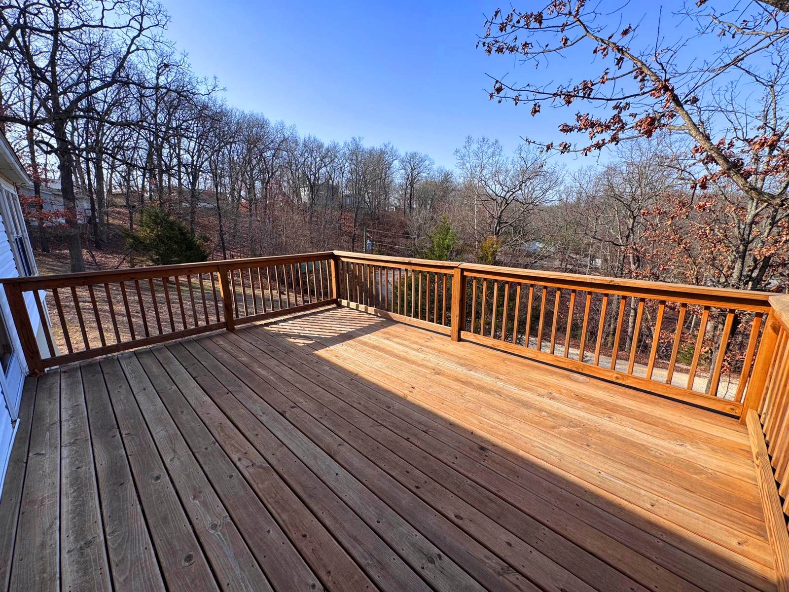 1401 Chimney Pt, Sunrise Beach, MO 65079