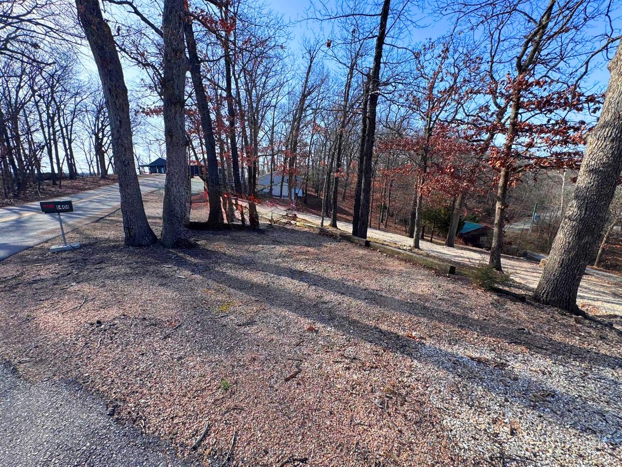 1401 Chimney Pt, Sunrise Beach, MO 65079