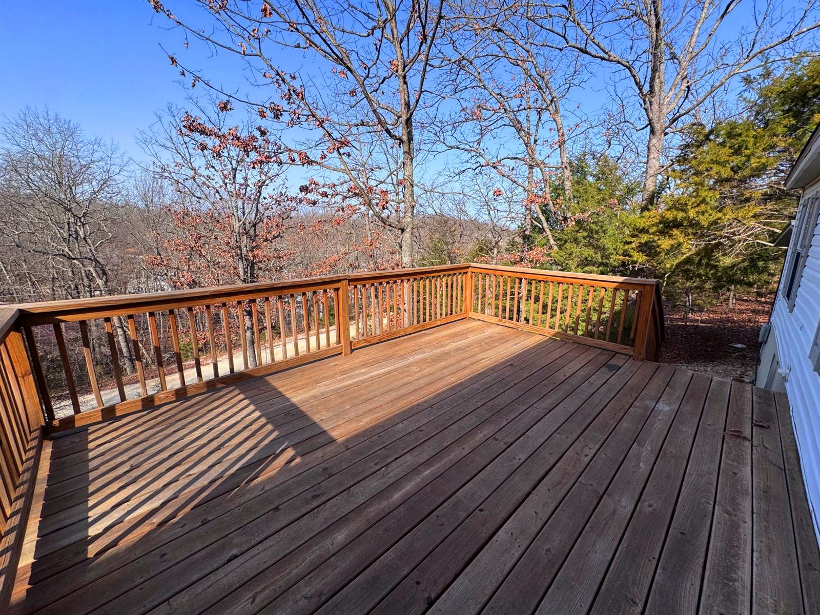 1401 Chimney Pt, Sunrise Beach, MO 65079