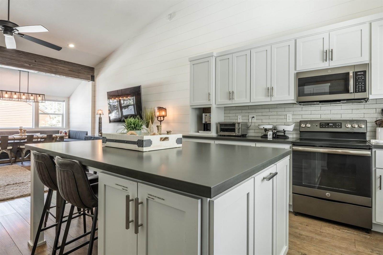91 Lakeview Blvd #8-S, Mammoth Lakes, CA 93546