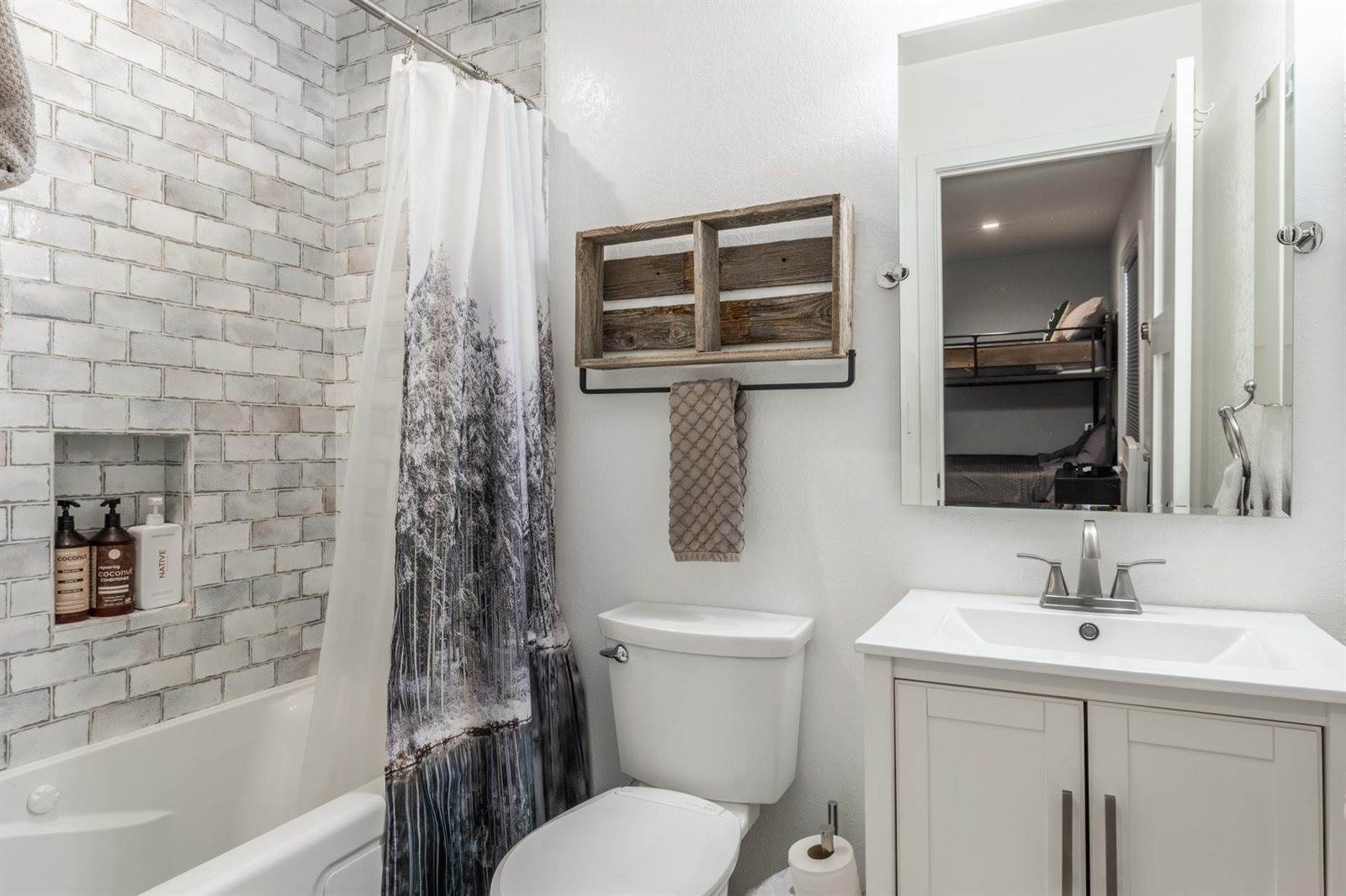 91 Lakeview Blvd #8-S, Mammoth Lakes, CA 93546