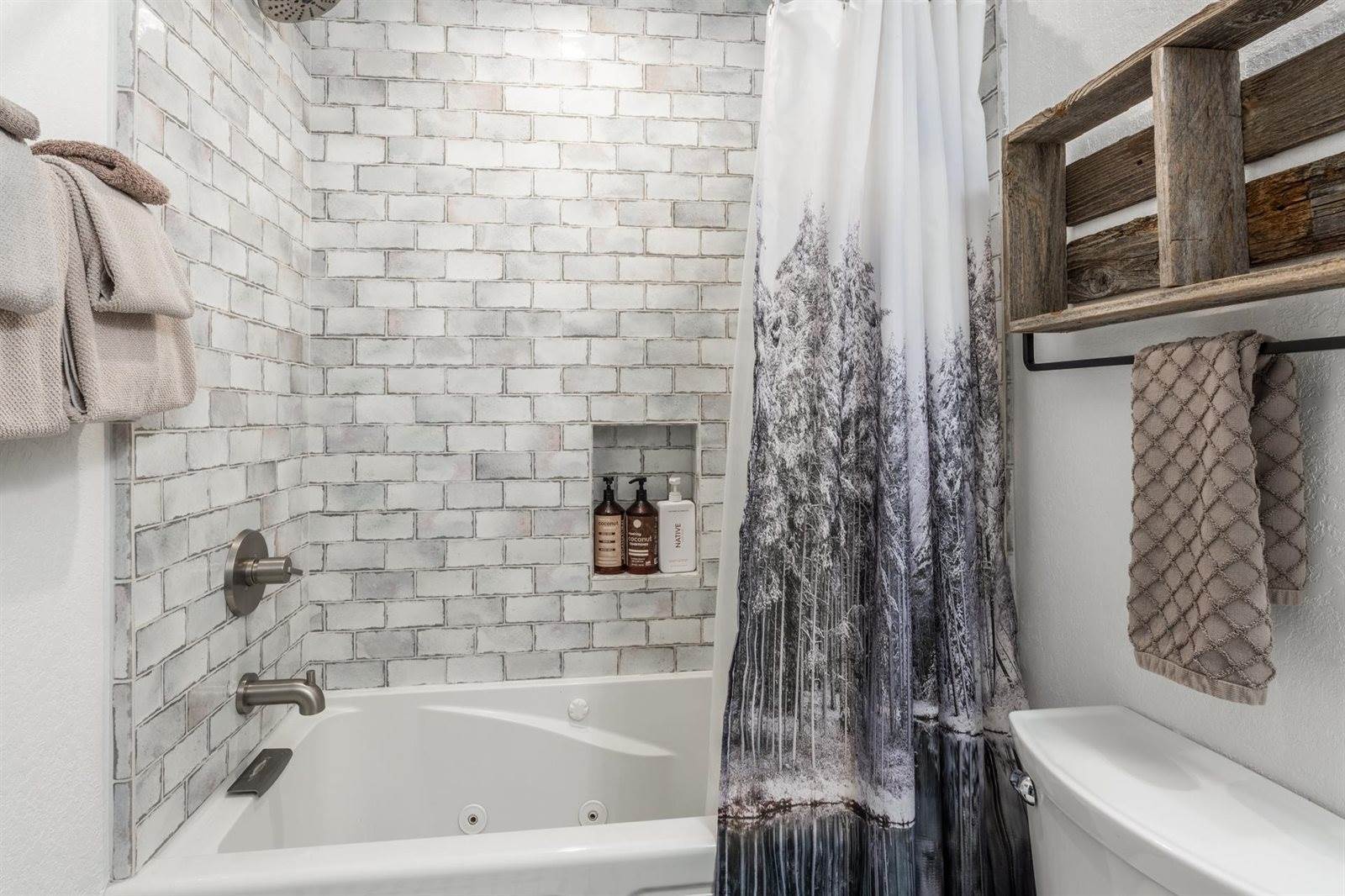 91 Lakeview Blvd #8-S, Mammoth Lakes, CA 93546