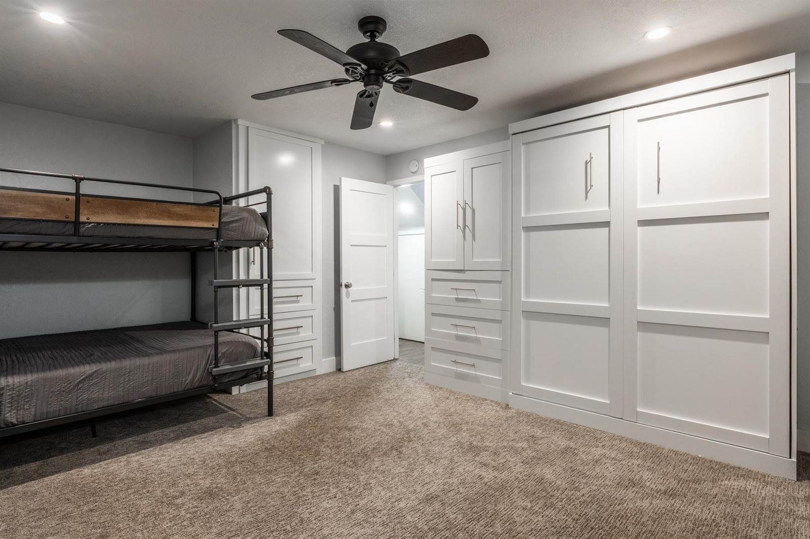 91 Lakeview Blvd #8-S, Mammoth Lakes, CA 93546