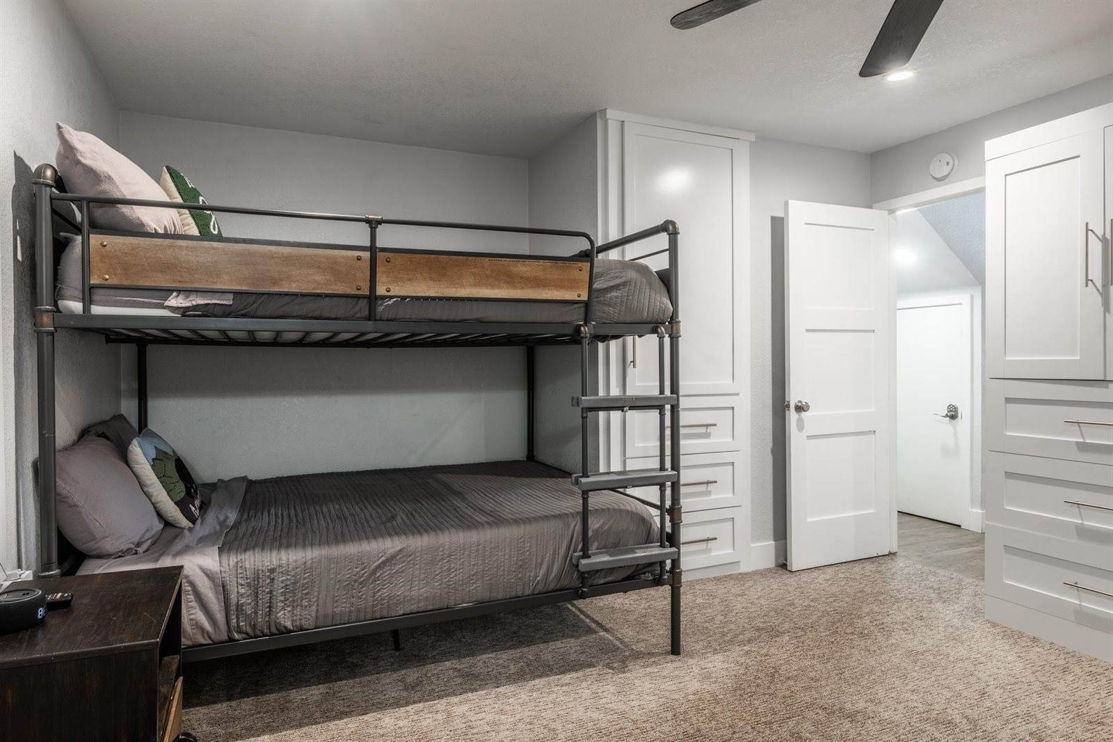 91 Lakeview Blvd #8-S, Mammoth Lakes, CA 93546