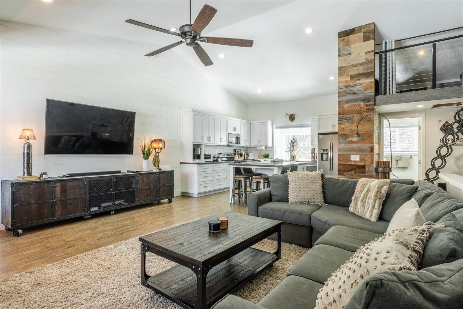 91 Lakeview Blvd #8-S, Mammoth Lakes, CA 93546