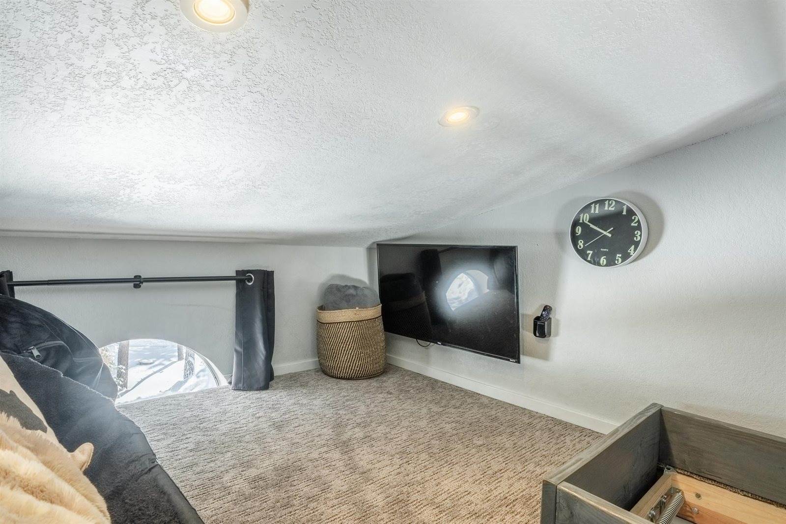 91 Lakeview Blvd #8-S, Mammoth Lakes, CA 93546