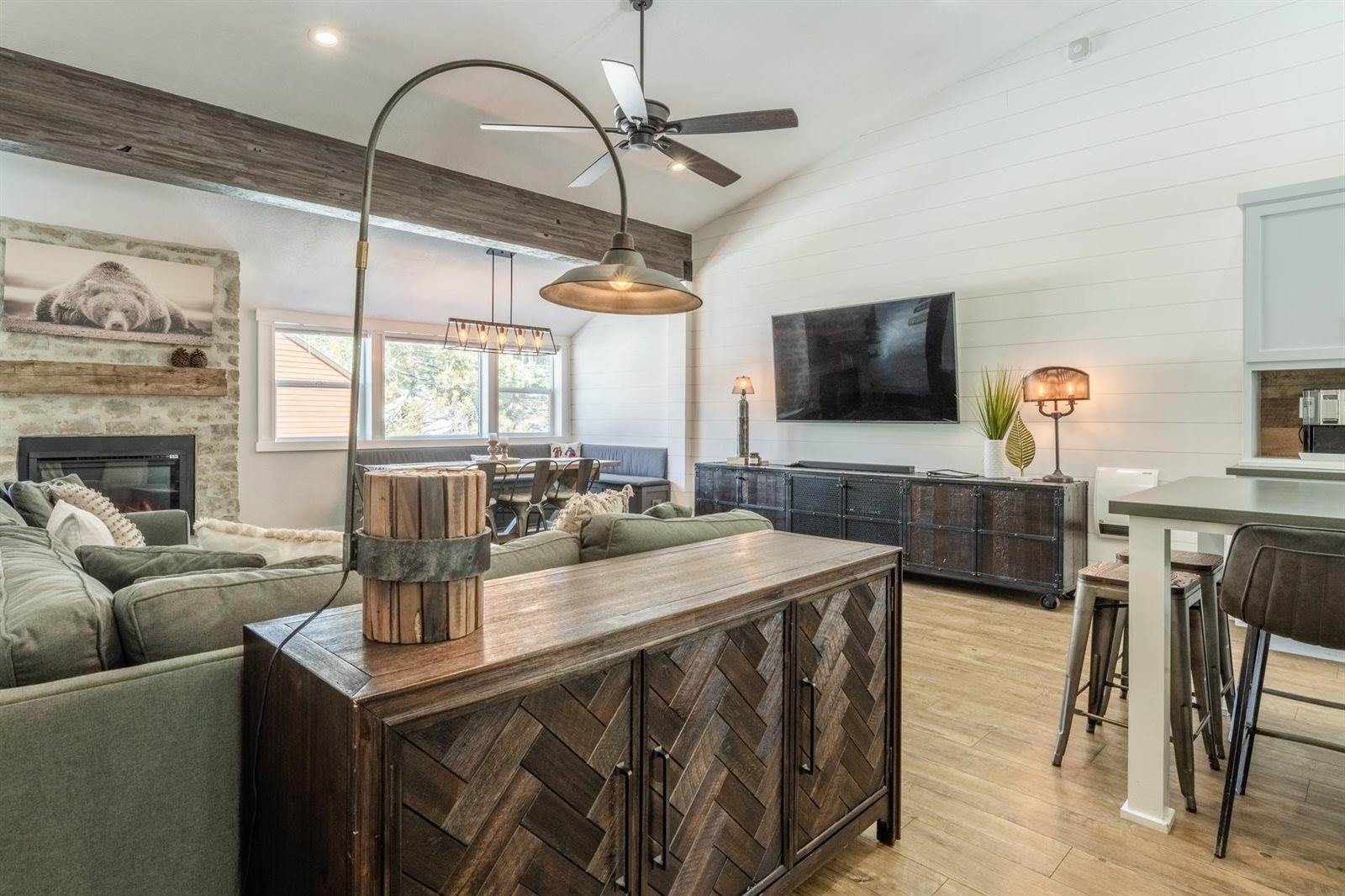 91 Lakeview Blvd #8-S, Mammoth Lakes, CA 93546