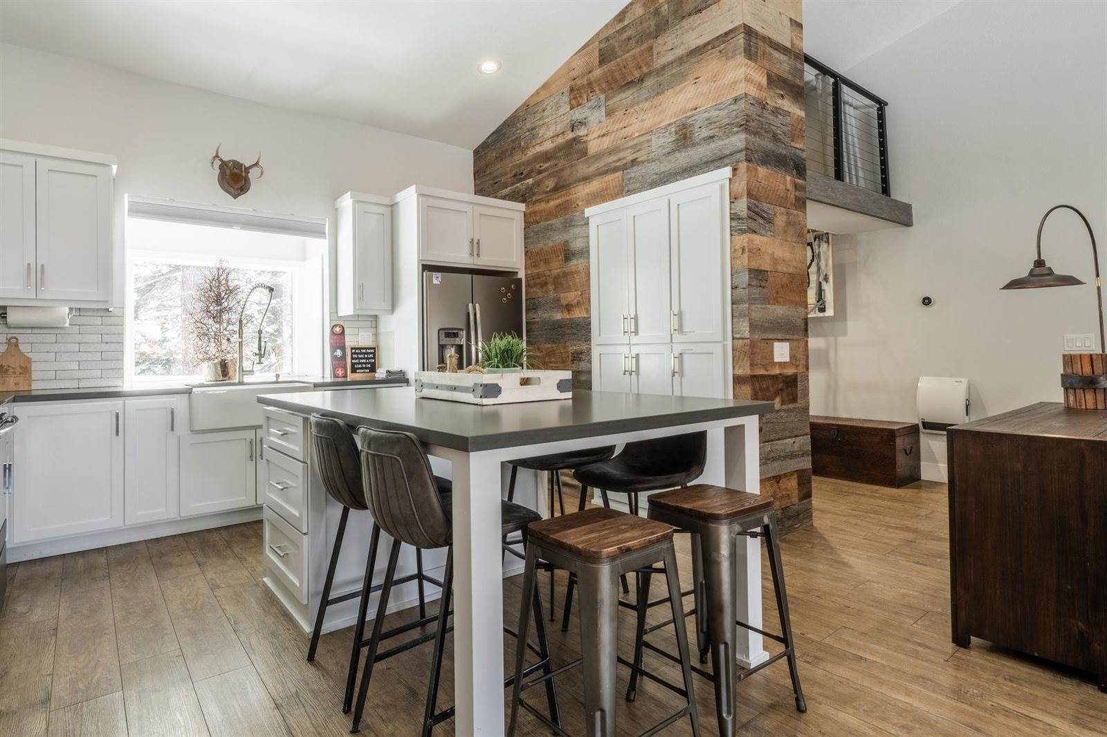 91 Lakeview Blvd #8-S, Mammoth Lakes, CA 93546