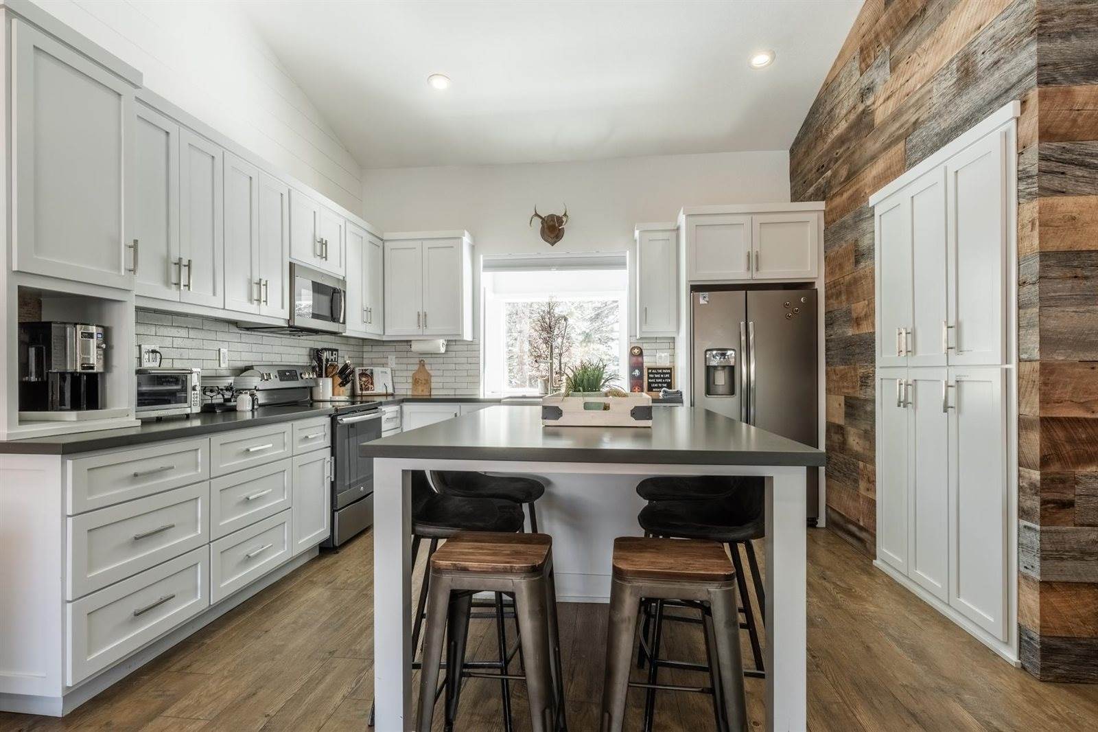 91 Lakeview Blvd #8-S, Mammoth Lakes, CA 93546