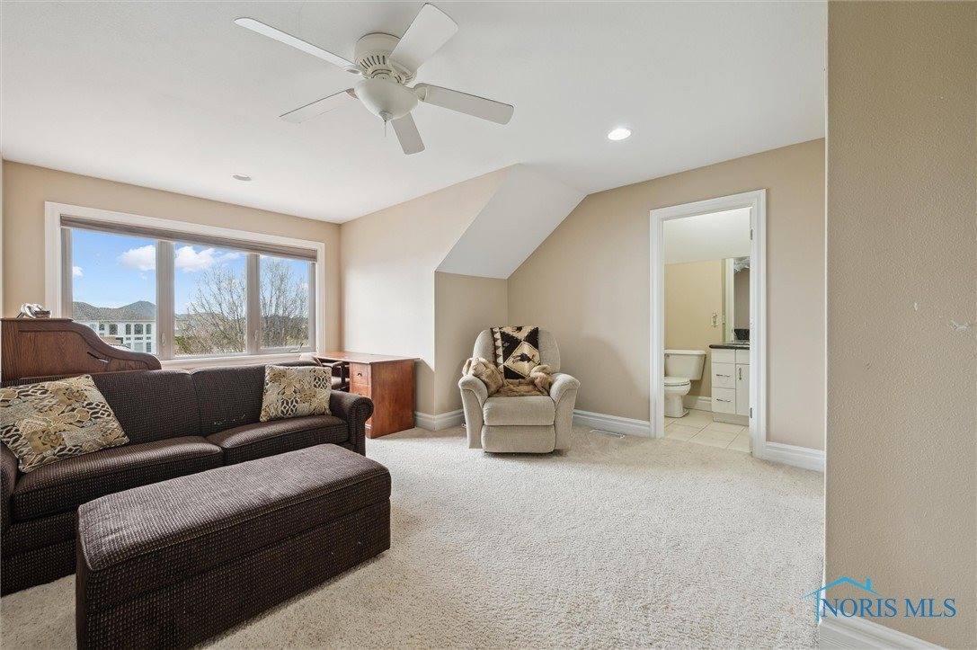 5619 Golden Pond Lane, Sylvania, OH 43560