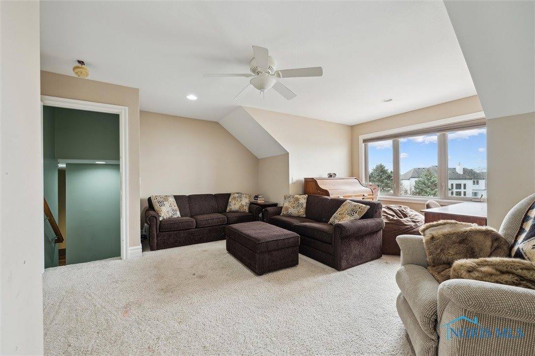 5619 Golden Pond Lane, Sylvania, OH 43560