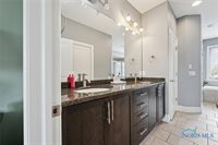 5619 Golden Pond Lane, Sylvania, OH 43560