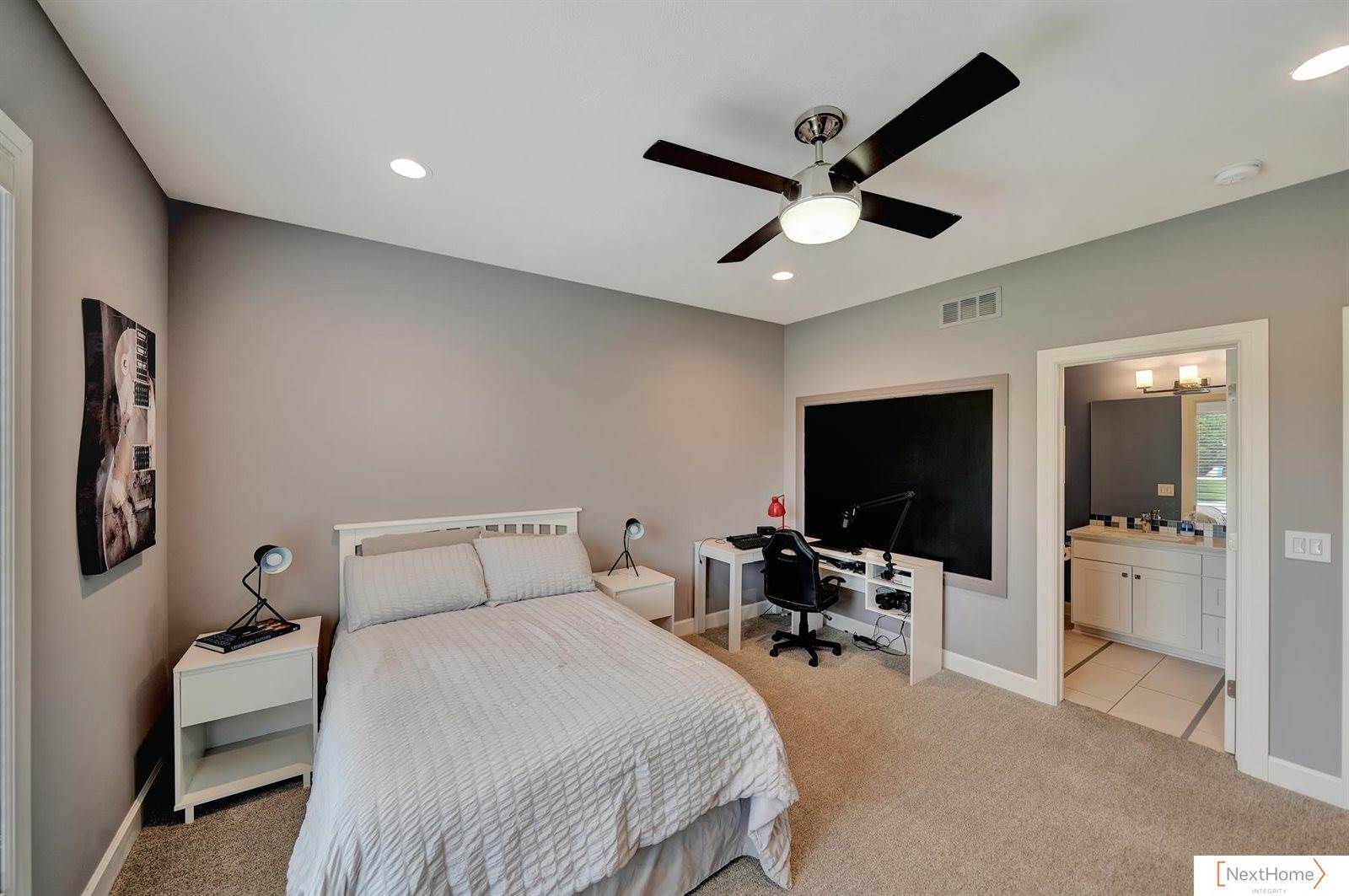 3211 West Covered Bridge Drive, Lincoln, NE 68523