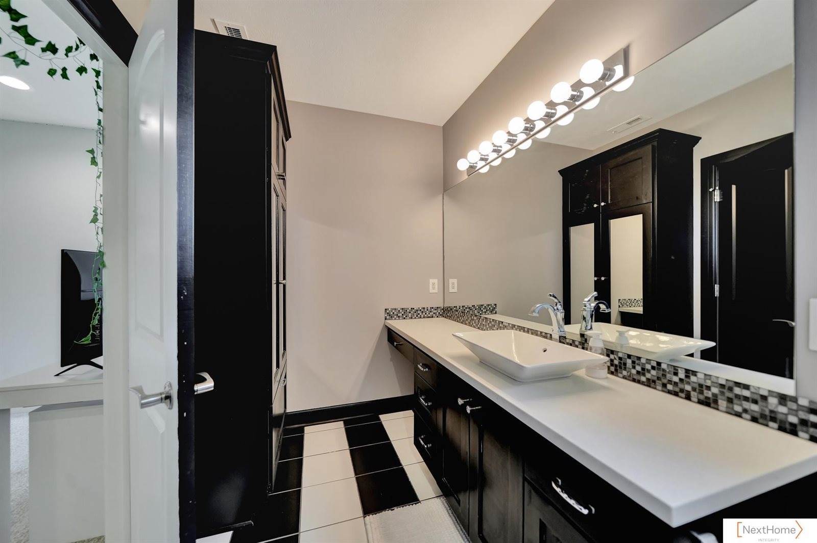 3211 West Covered Bridge Drive, Lincoln, NE 68523