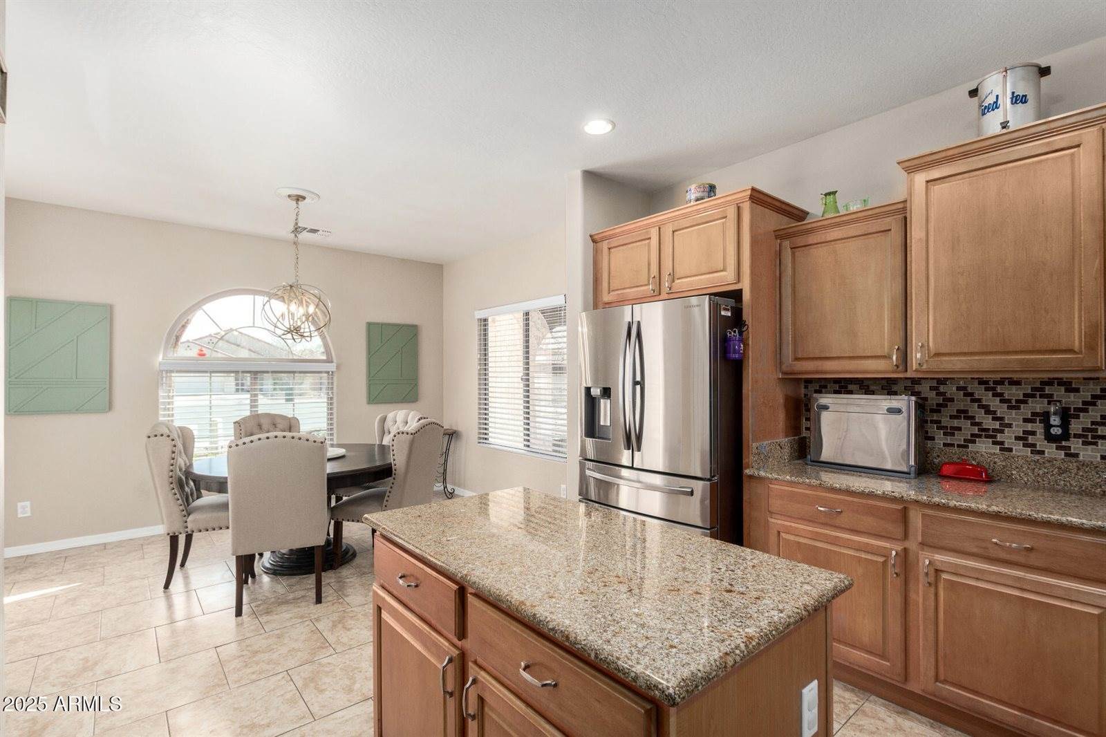 4610 South Hassett Circle, Mesa, AZ 85212