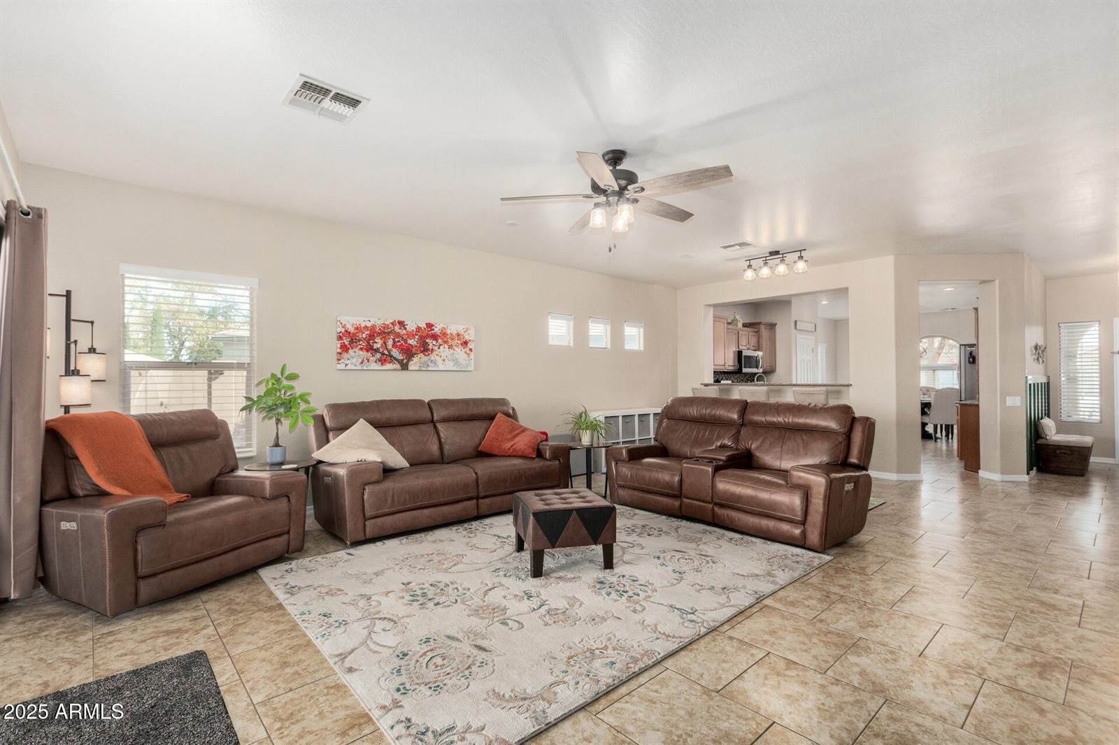 4610 South Hassett Circle, Mesa, AZ 85212