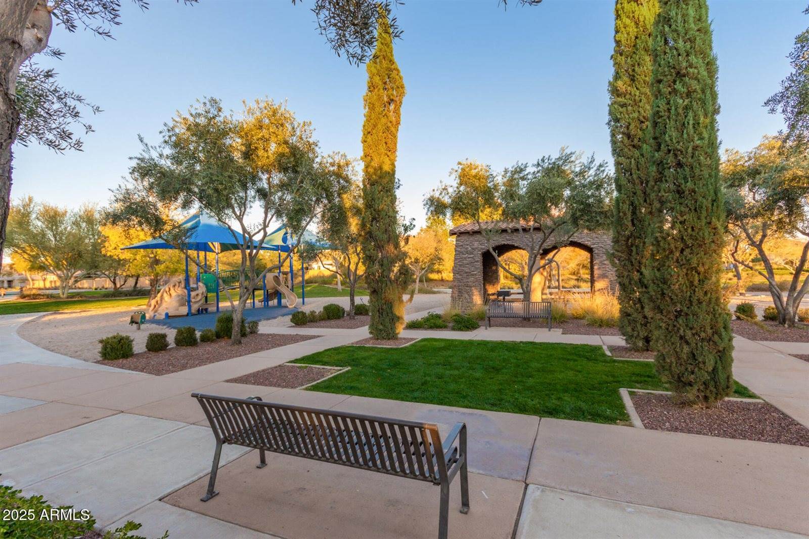 4610 South Hassett Circle, Mesa, AZ 85212
