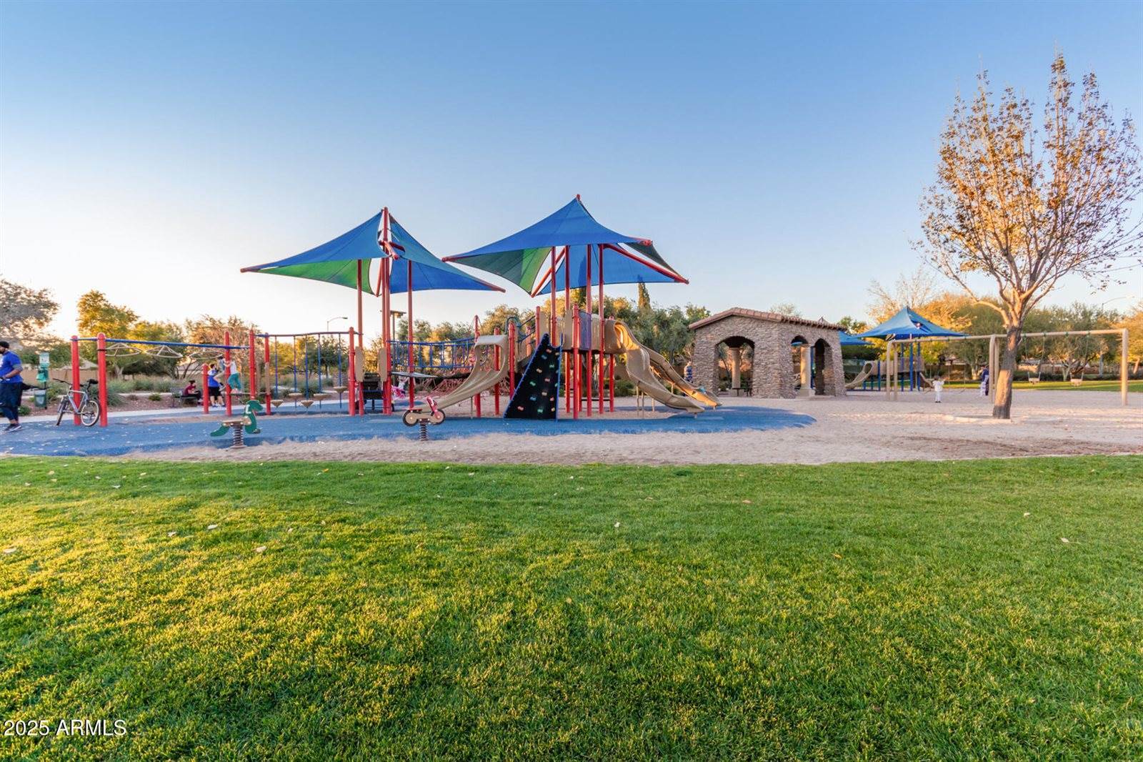 4610 South Hassett Circle, Mesa, AZ 85212