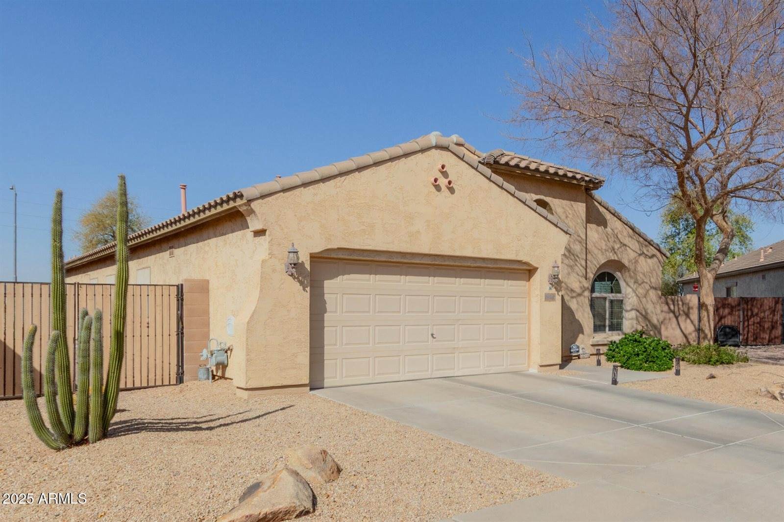 4610 South Hassett Circle, Mesa, AZ 85212