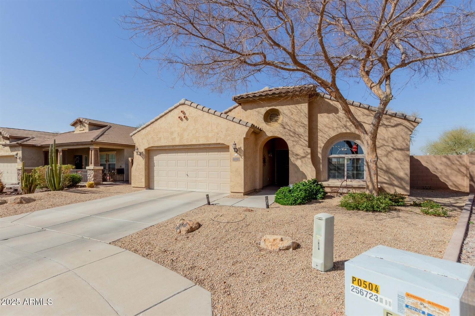 4610 South Hassett Circle, Mesa, AZ 85212