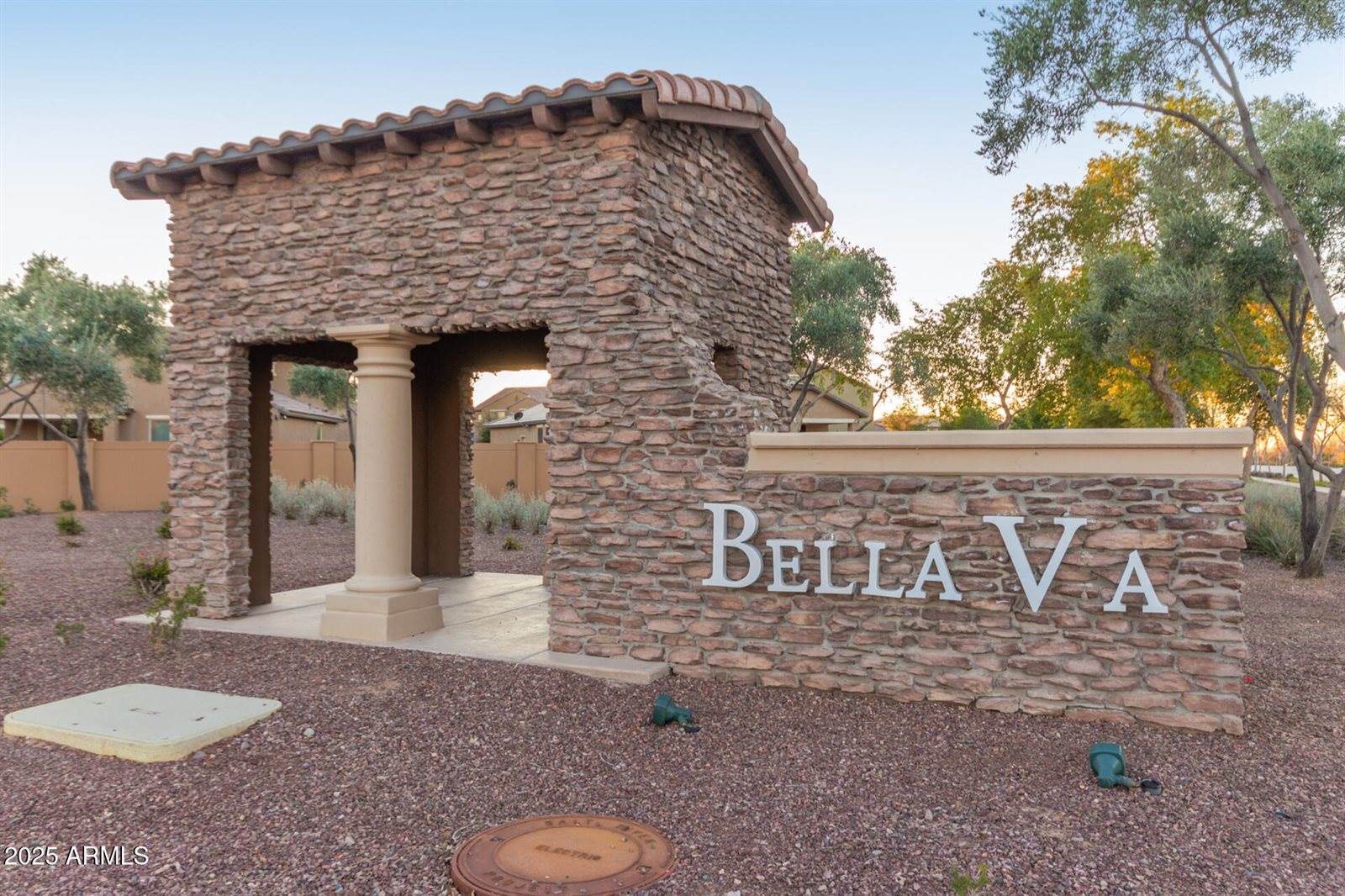 4610 South Hassett Circle, Mesa, AZ 85212
