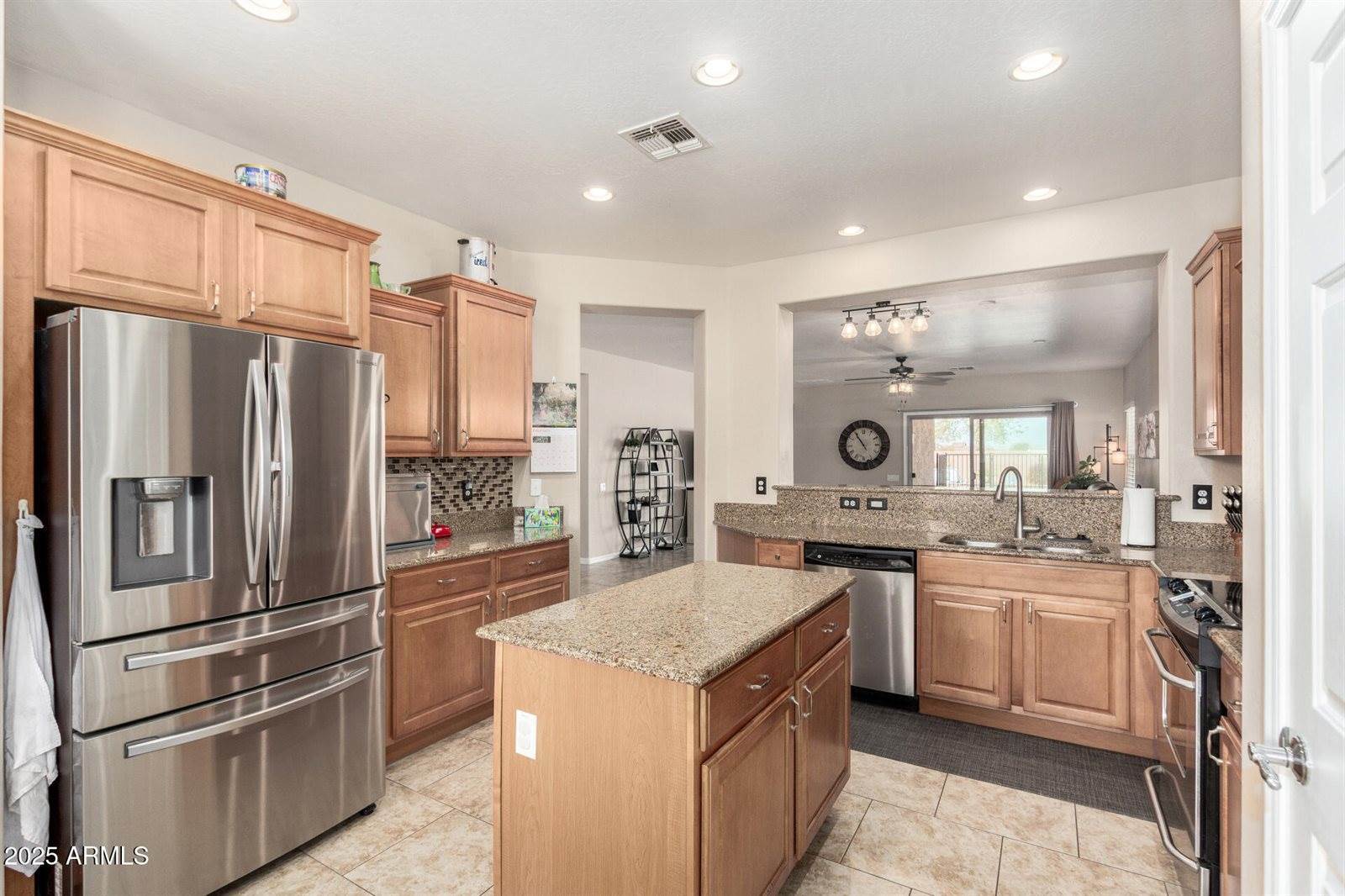 4610 South Hassett Circle, Mesa, AZ 85212