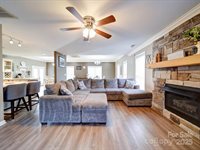 8509 Piccone Brook Lane, Charlotte, NC 28216