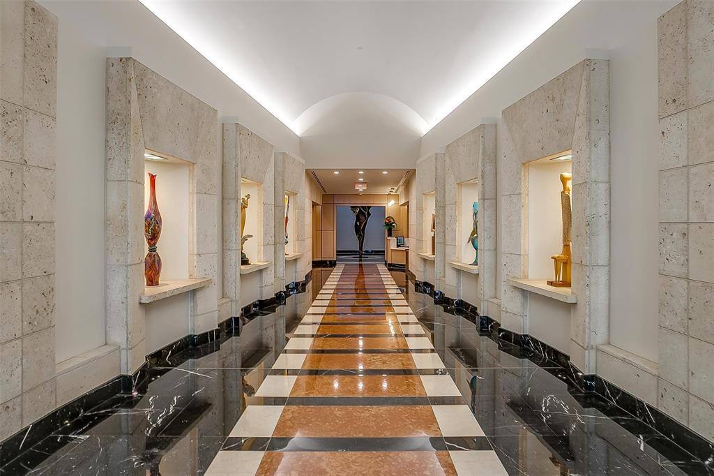 500 Throckmorton Street, Fort Worth, TX 76102