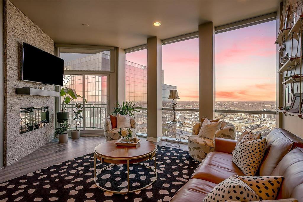 500 Throckmorton Street, Fort Worth, TX 76102