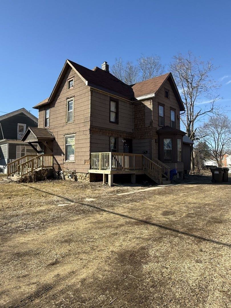 612 West Douglas Street, Freeport, IL 61032