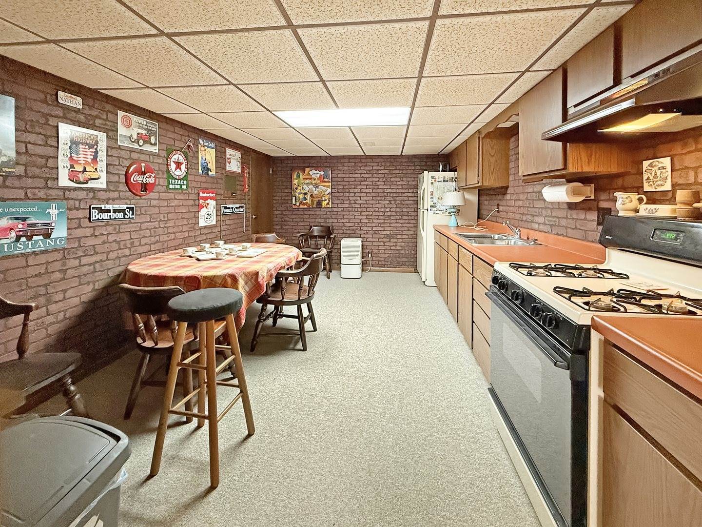 2027 Burd Haven, Freeport, IL 61032