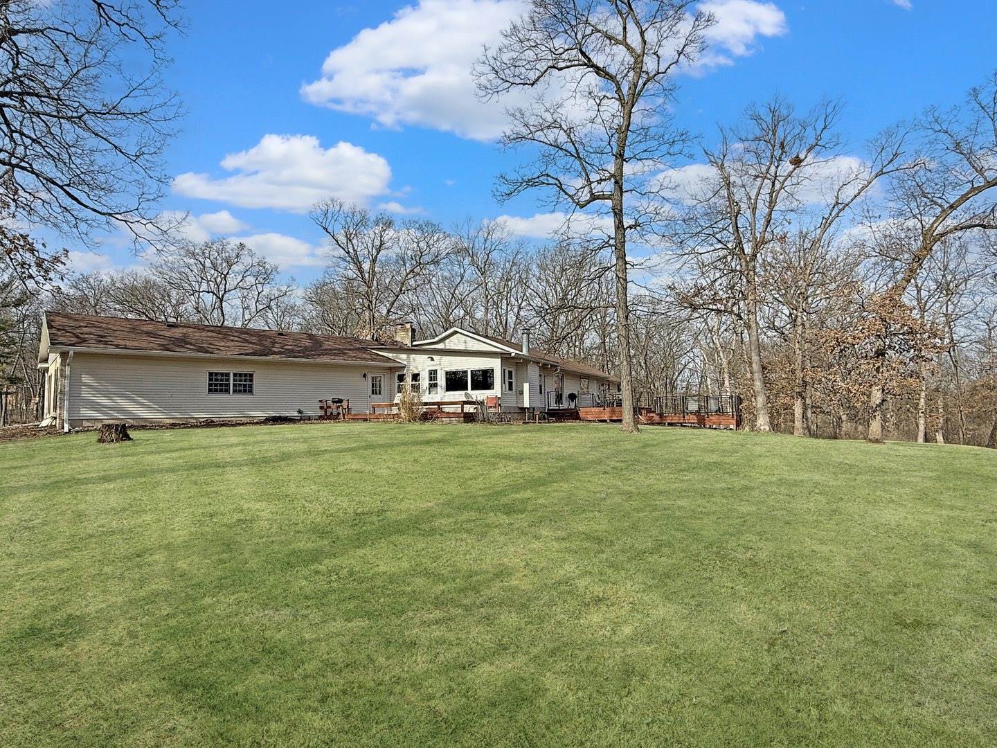 2027 Burd Haven, Freeport, IL 61032