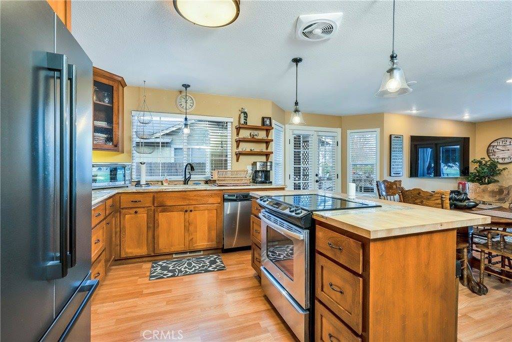 19450 Mountain South, Hidden Valley Lake, CA 95467