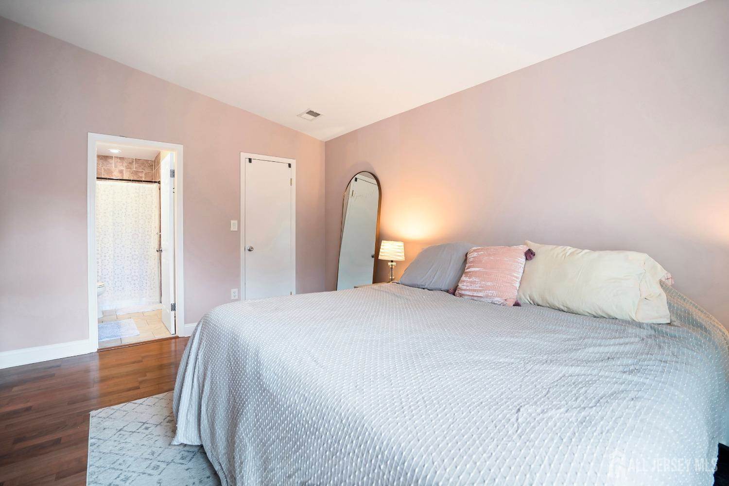 7343 Elm Court, South Brunswick, NJ 08852